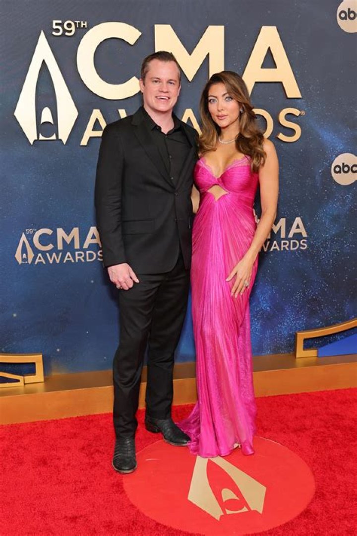 2017 CMA Awards’ Hottest Couples — PICS