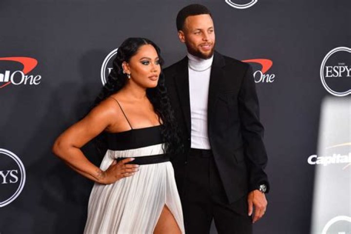 Ayesha Curry Hosts At A Cooking Event