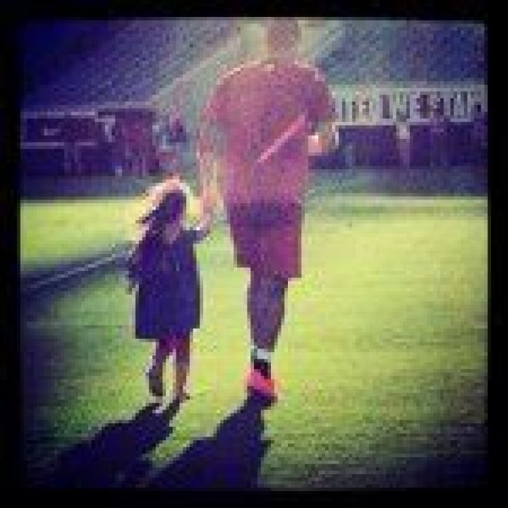 _Clint-Dempsey-8
