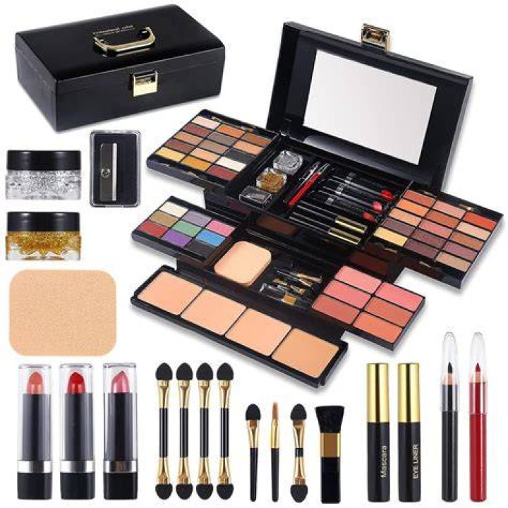 highly rated makeup kit for beginners
