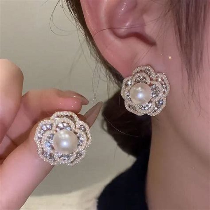 highly rated pearl earrings