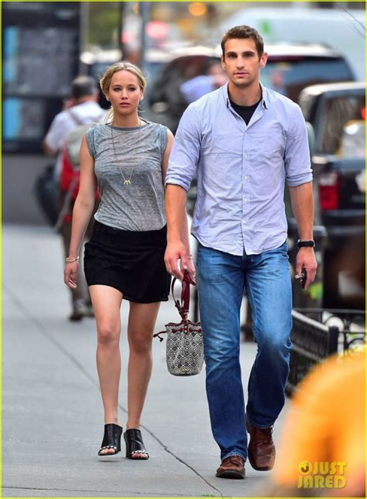 Jennifer Lawrence Bodyguard