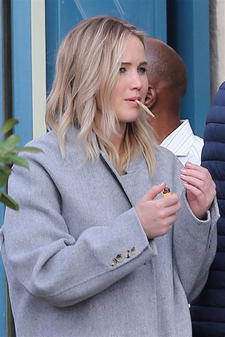 Jennifer Lawrence Smoking