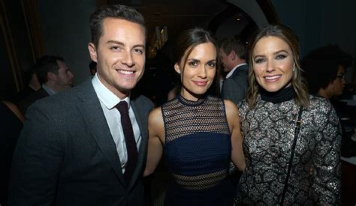 Jesse Lee Soffer Sophia Bush Back Together