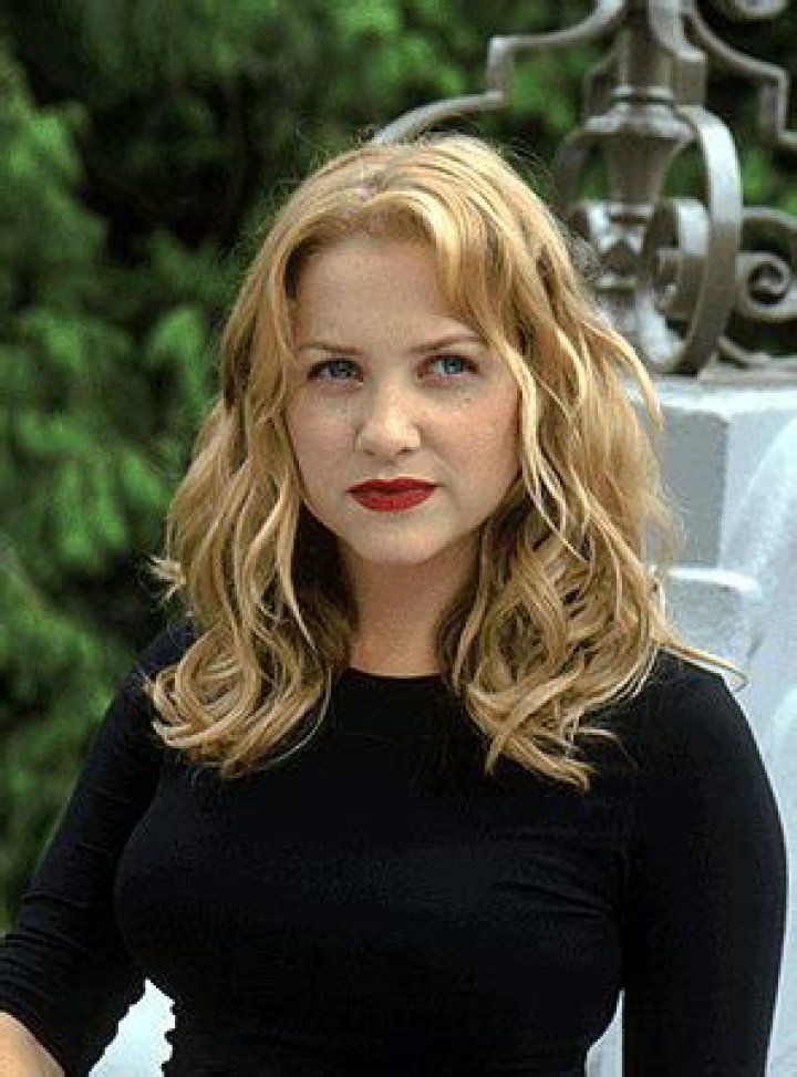 Jessica-Capshaw-1