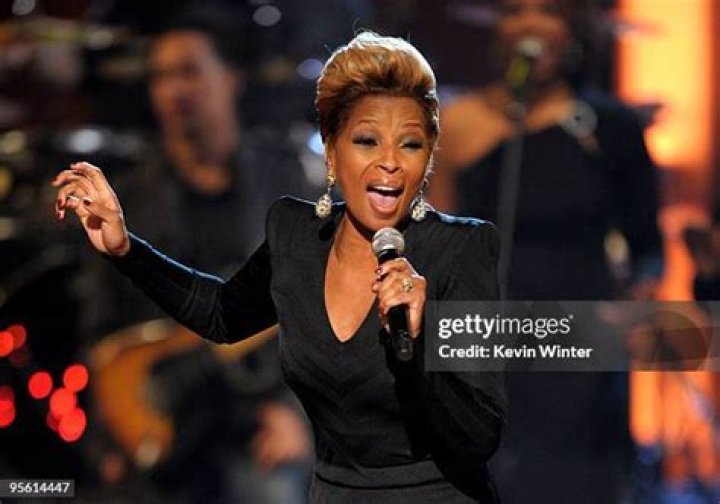 Mary J. Blige performs during the halftime show of Super Bowl LVI at SoFi Stadium in Inglewood, California, USA, 13 February 2022. The annual Super Bowl is the Championship game of the NFL between the AFC Champion and the NFC Champion and has been held every year since January of 1967. Los Angeles Rams at Cincinnati Bengals, Inglewood, USA - 13 Feb 2022