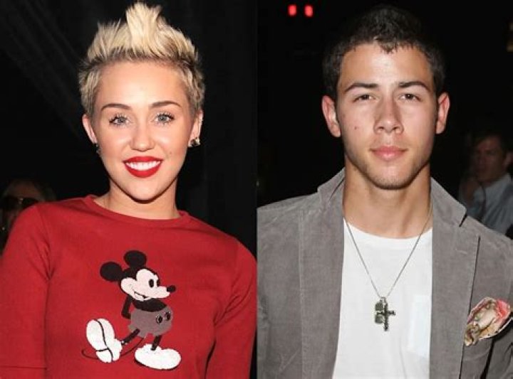 Miley Cyrus & Cody Simpson 