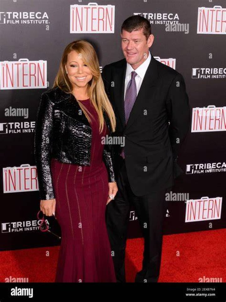 New York, NY - Mariah Carey bares her toned tummy as she arrives at Heidi Klum&rsquo;s Halloween Party with her boyfriend Bryan Tanaka. Pictured: Bryan Tanaka, Mariah Carey BACKGRID USA 31 OCTOBER 2019 BYLINE MUST READ: @TheHapaBlonde / BACKGRID USA: +1 310 798 9111 / UK: +44 208 344 2007 / *UK Clients - Pictures Containing Children Please Pixelate Face Prior To Publication*