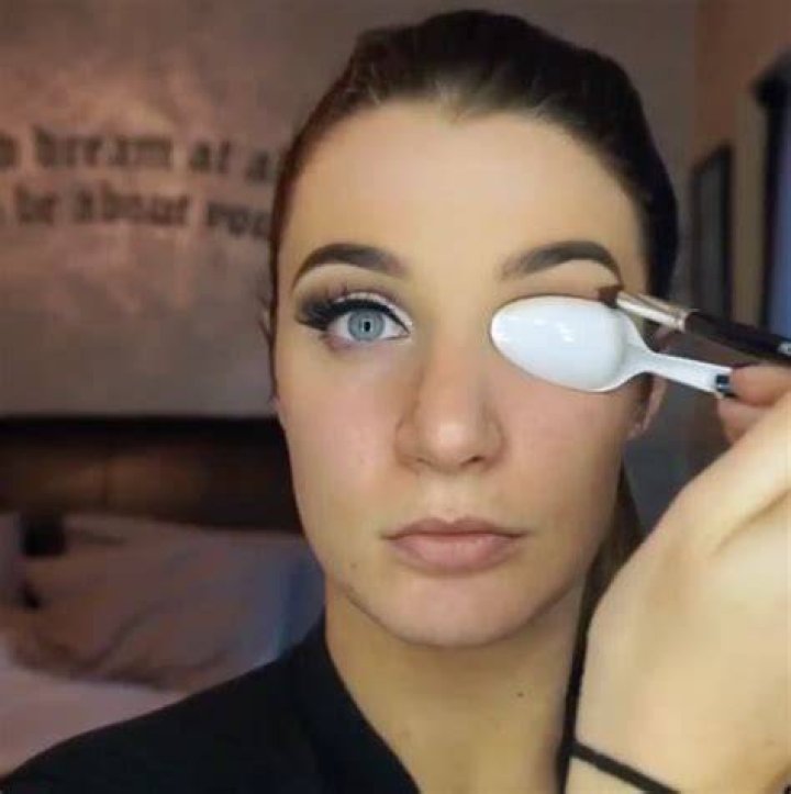 Spoon Eye Makeup Trick