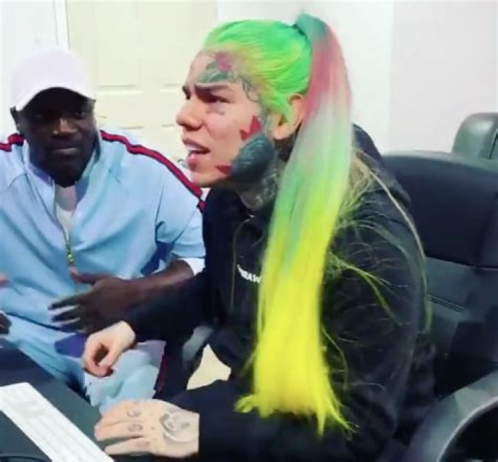 Tekashi 6ix9ine, Akon