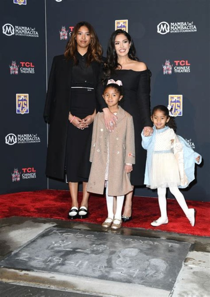 Vanessa Bryant & Daughters On Mother&rsquo;s Day